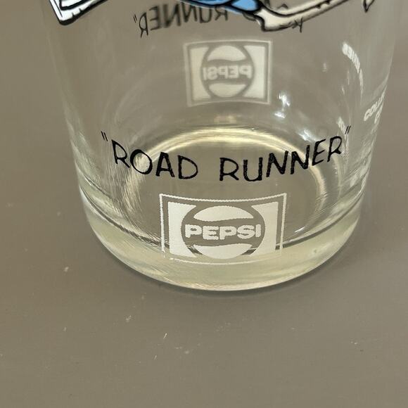 1973 Pepsi Collector Glasses Series Looney Tune Road Runner and Wile E Coyote #6 - Picture 3 of 8